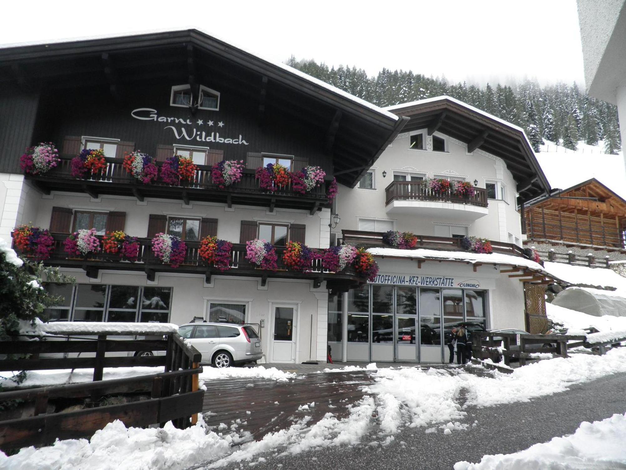Garni Hotel And Apartments Wildbach Selva di Val Gardena Exteriör bild